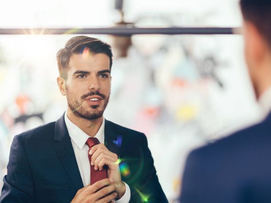 Queridos compañeros abogados: corbata o barbarie