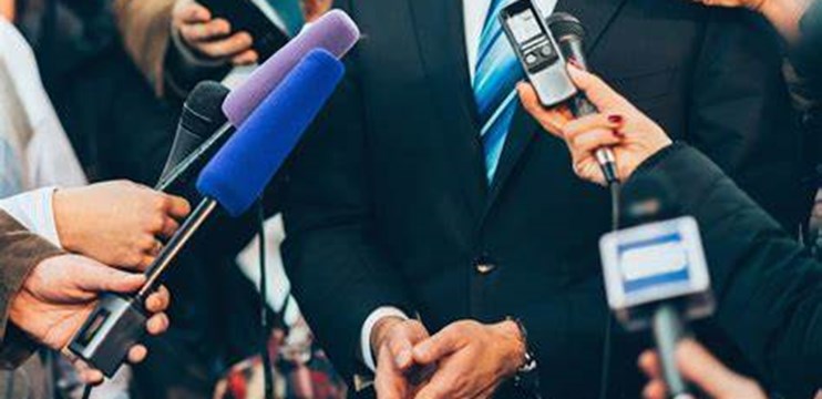 Con la comunicación se produce el falso espejismo de creer que es una materia de la que cualquiera sabe, y nada más lejos de la realidad