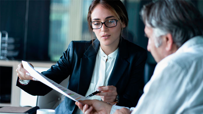 ¿Cuántos clientes me reportará la inversión en marketing jurídico?