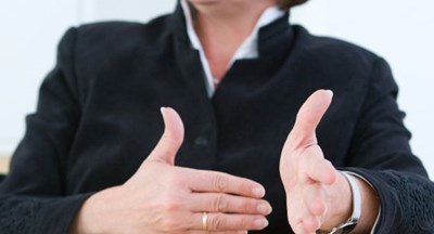 De la urgencia a la estrategia: cómo construir resiliencia de ingresos en los despachos de abogados