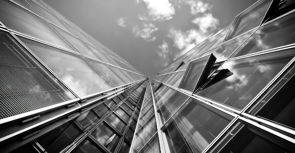 Los fondos tocan la puerta de los bufetes