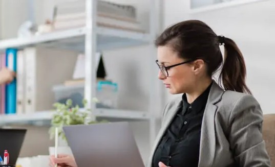 La “productización” del sector legal: de la asesoría artesanal a los servicios escalables